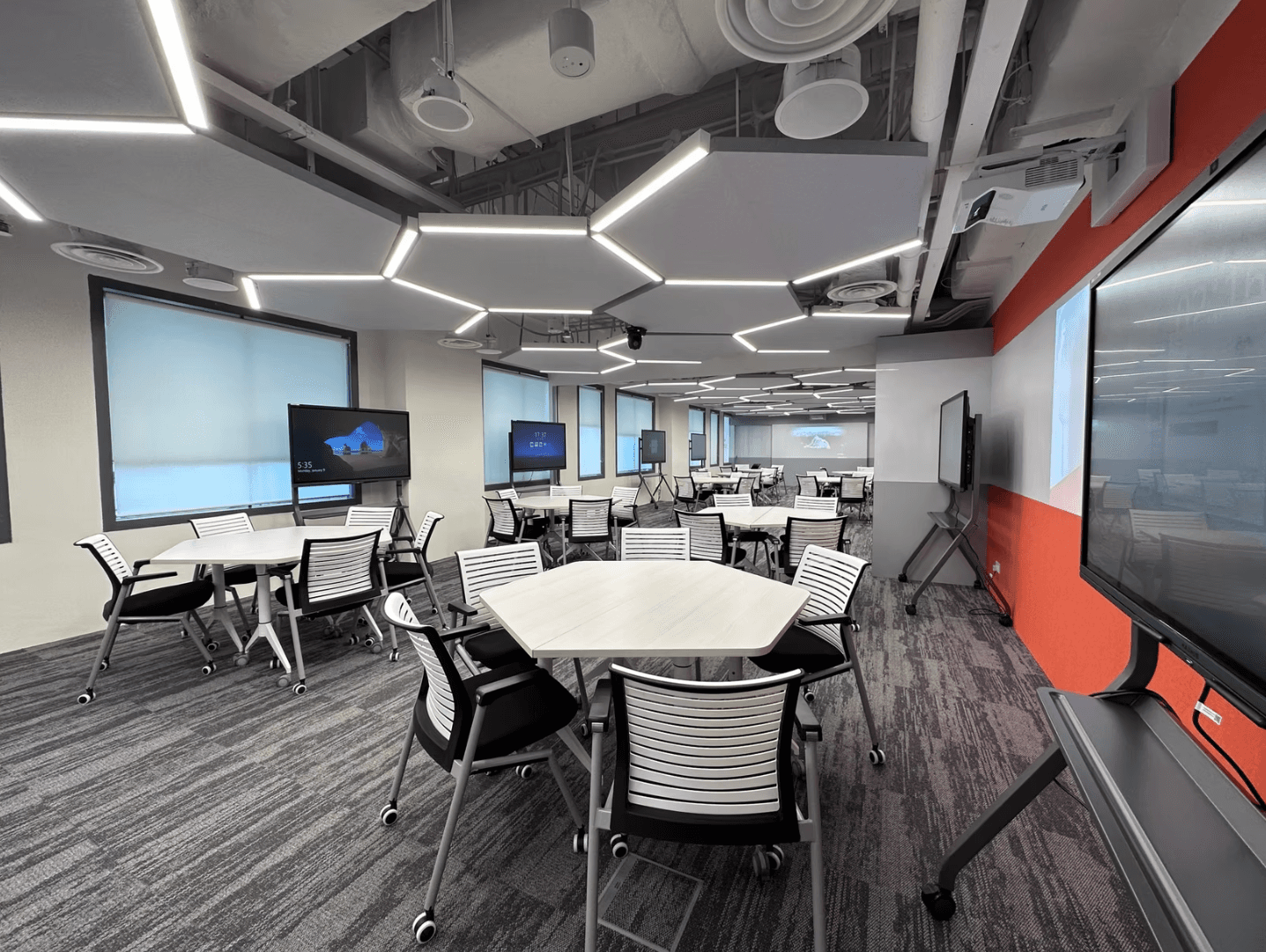 Singapore Pools Office - Image 4